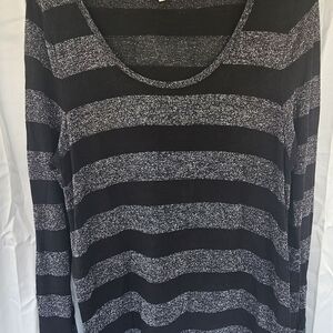 Two by Vince Camuto Black and Gray Striped Tunic